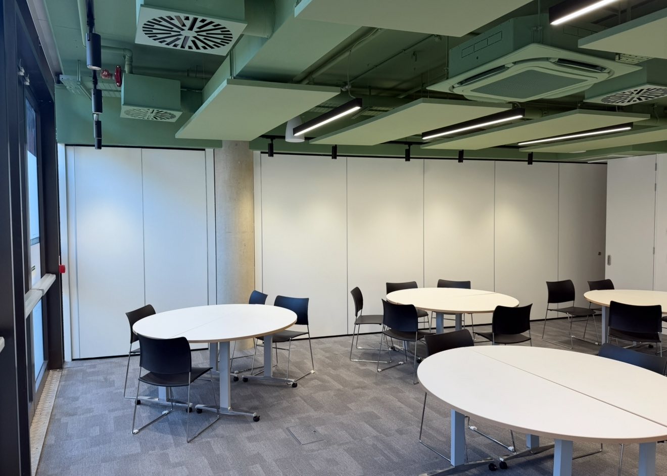 Movable wall system Central London corporate office